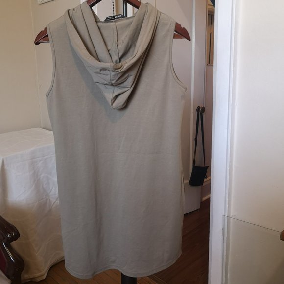 3/$20 SHEIN sleeveless hooded dress - Picture 6 of 7